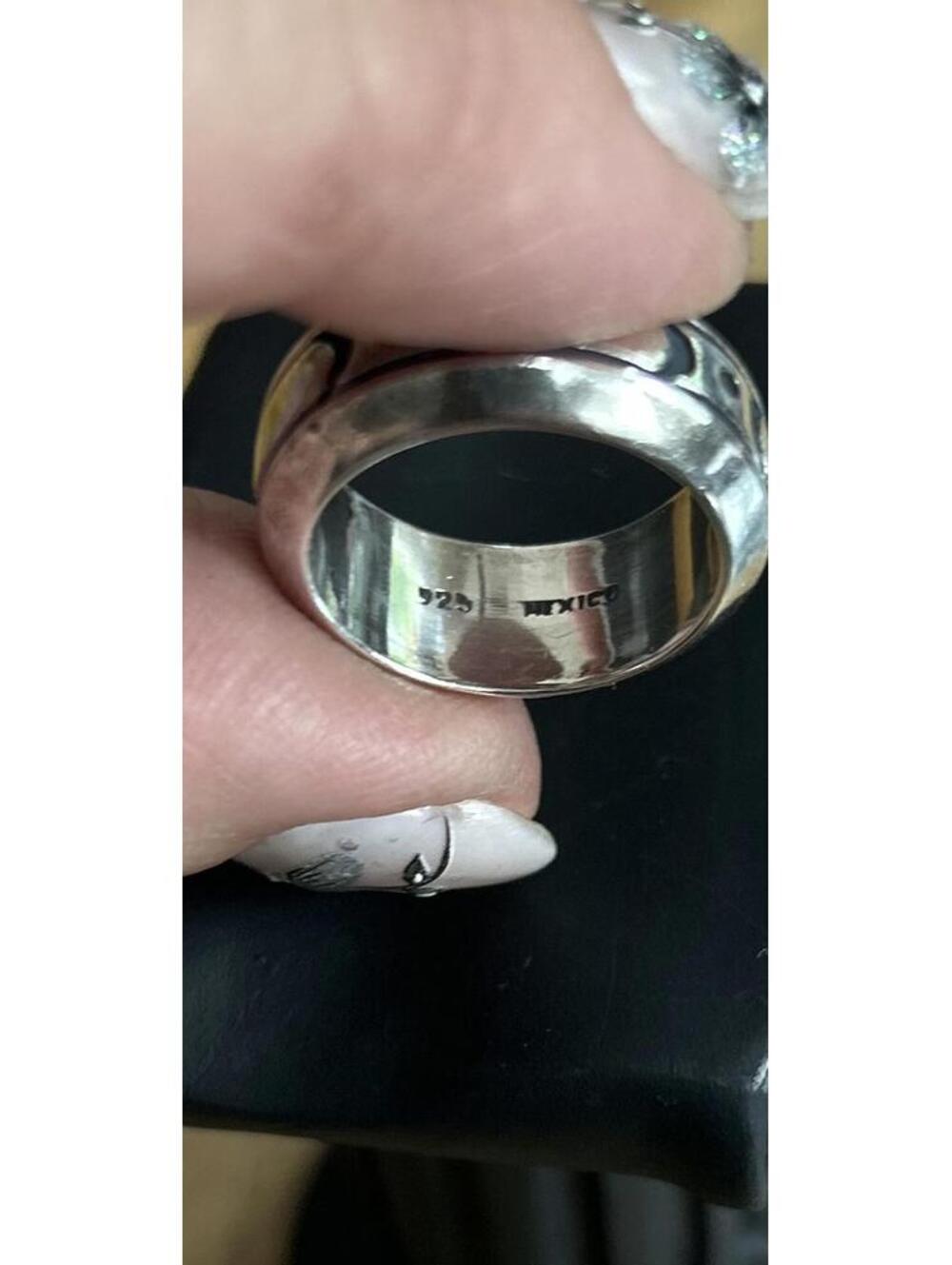 Silver Band Ring - Picture 4 of 4